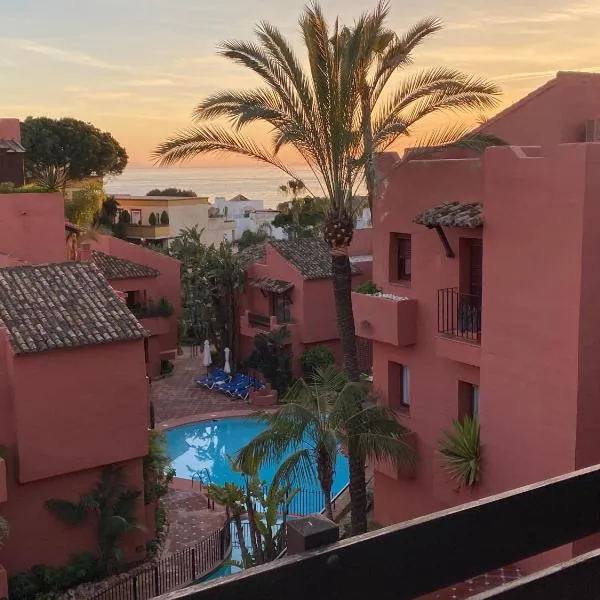 Havsutsikt - penthouse 200 m från stranden - Elviria, מלון במרבייה