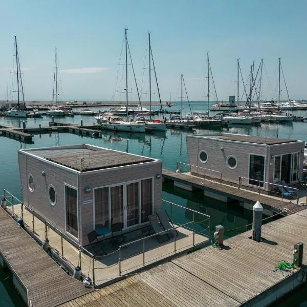 Marina del Gargano Houseboat、マンフレドーニアのホテル