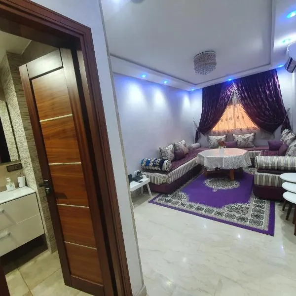 Appartement darna à côté décathlon agadir 2chambre et salon, hotel i Agadir