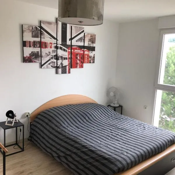 Chambres chez Philippe, hotel v destinaci Ludres