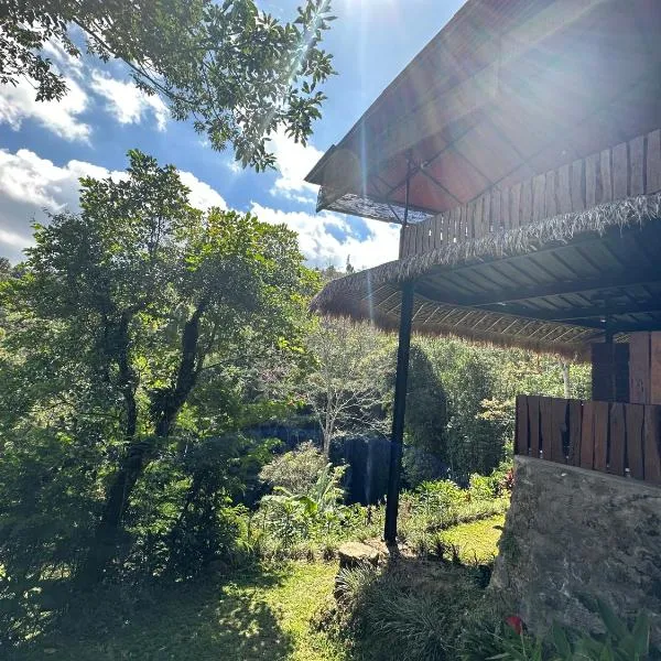 Munduk Tutub waterfall view, hotel in Munduk