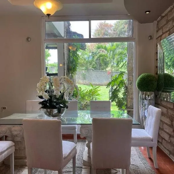 Casa dentro del Campo de Golf, hotel v destinaci Comayagua