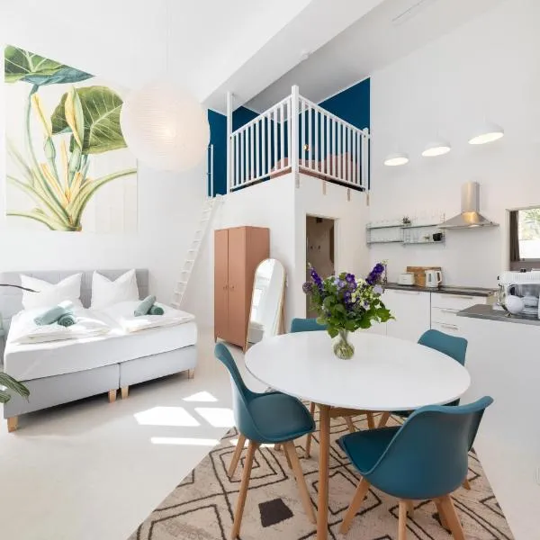 Great 2-room Loft with 2 bathrooms and 2 kitchen, hotel in Berlin