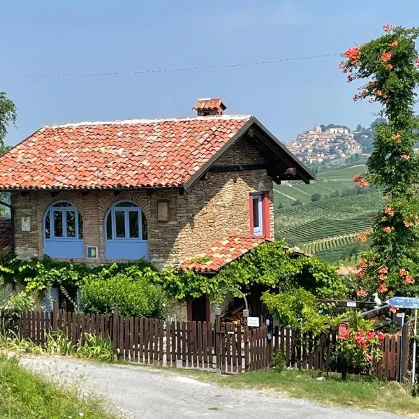 Villa Biancospino - luxury and private villa in Langhe, hotel v destinaci Monforte dʼAlba