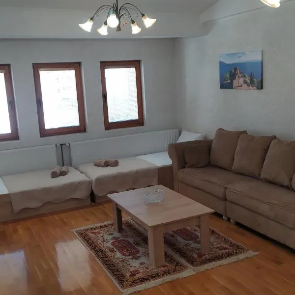 Villa Koteski - Spacious Apt, Near Lake & Parking, hotel v destinaci Ohrid