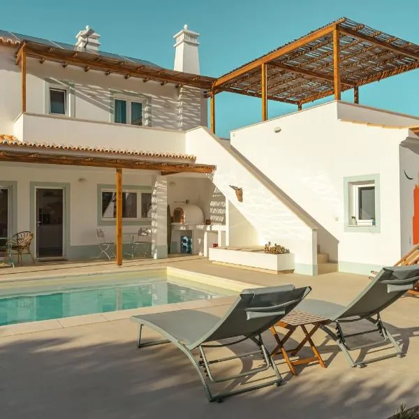 Birds of Paradise - Boutique Surf Lodge, hotell sihtkohas Aljezur