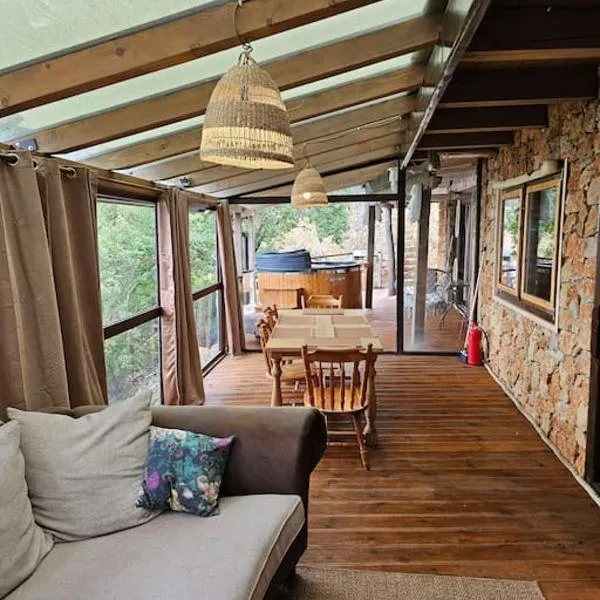 Hobbit house Beli, Hotel in Beli