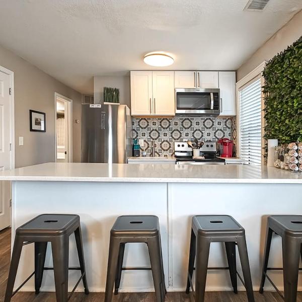 Heart of Westport 1BR, Kansas City