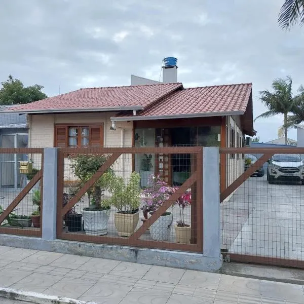 Casa em Torres Praia da Cal, hotel in Torres