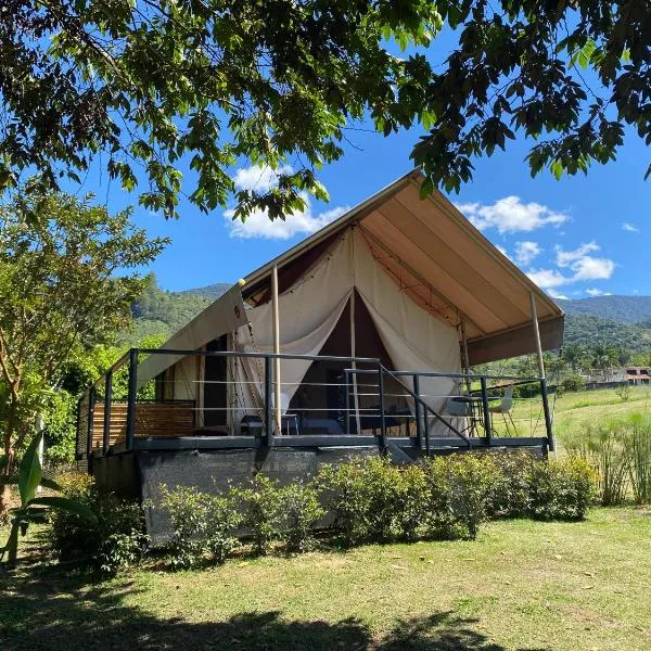 Glamping Las Rocas, hotel in Calima