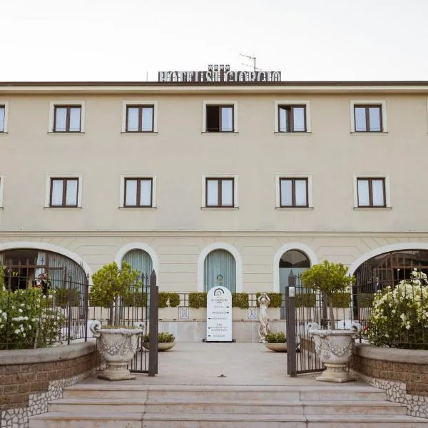 Viesnīca Hotel St. Giorgio pilsētā Kastelsandžordžo