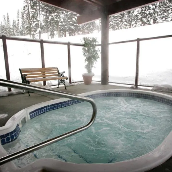 Cahilty Lodge, hotel in Sun Peaks
