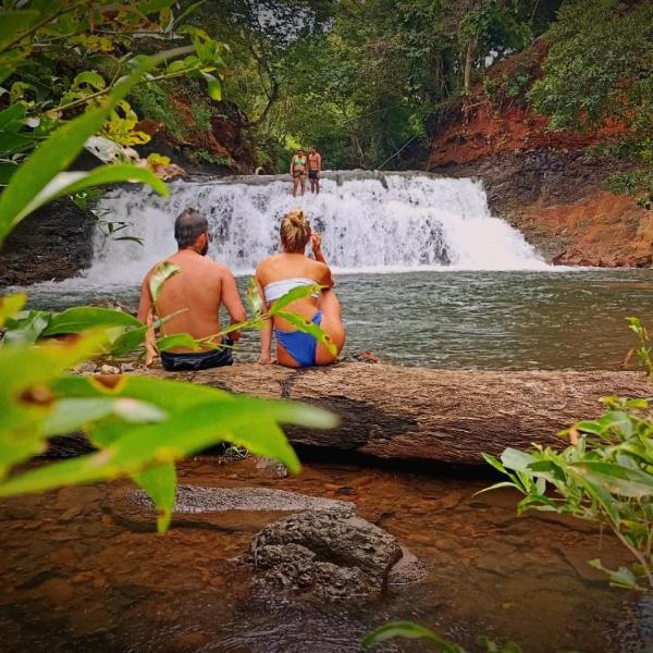 Waterfall Hostel, Los Anastacios