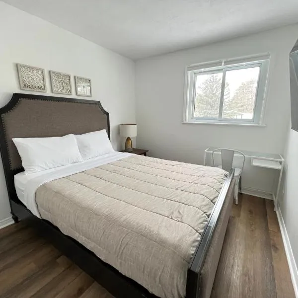 Letitia Heights !C Quiet and Modern Private Bedroom with Shared Bathroom, hotel em Barrie