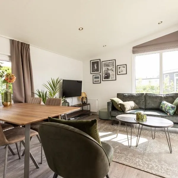 Chalet in Gelderland with Spacious Garden, hotel in Lathum