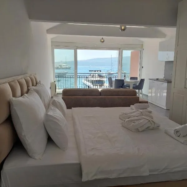 Rustico apartments, hotel a Tivat