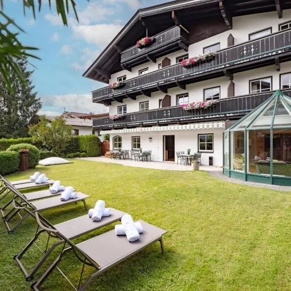 Alpen Glück Hotel Villa Lisa garni، فندق في كيرشبرغ ان تيرول