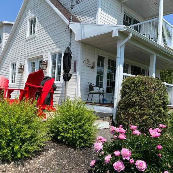 Chalets Plage St-Jean, hotel in Saint-Jean