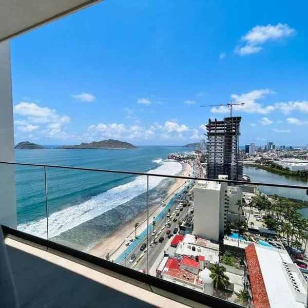 Elegante con vista al mar y malecón by G P S rentas, hotel in Mazatlán