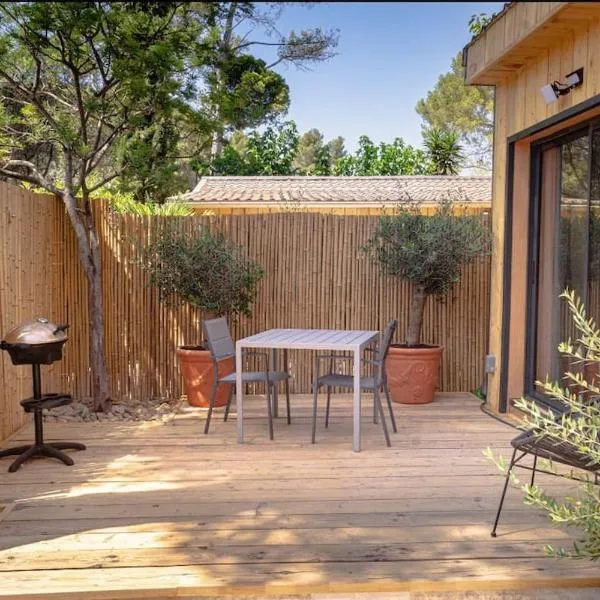 Chalet détente proche plage, Hotel in La Ciotat