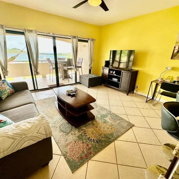 Amazing View 1 Bed1 Bath Villa On Red Hook Strip, hotel v destinaci Nazareth