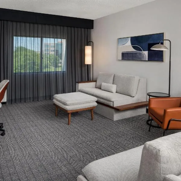 Courtyard by Marriott Charlotte Ballantyne, hotel di Charlotte