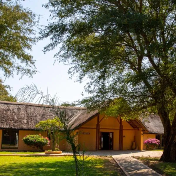 Kayova River Lodge, hotel in Ndiyona