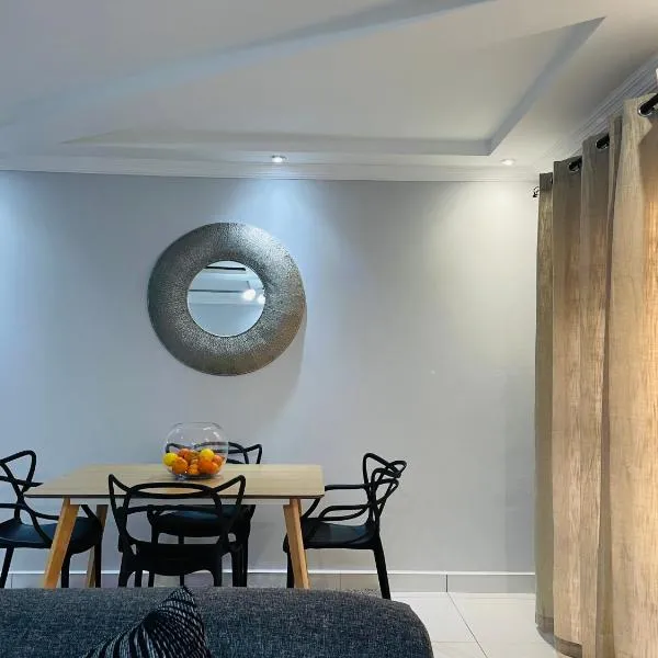Stunning Modern Home in Maseru, hotel i Maseru