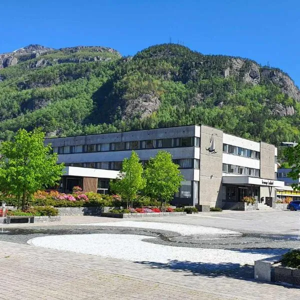 Bremanger Fjord Hotell, khách sạn ở Svelgen
