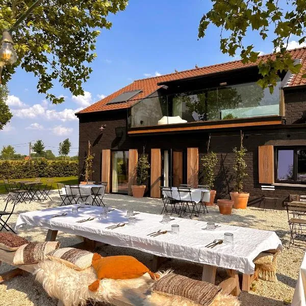 Hoeve La Cascina, hotel in Deinze