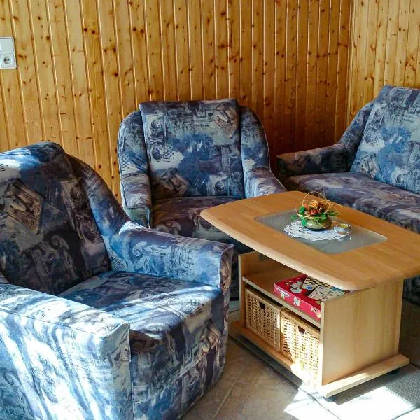 Bungalow am Waldrand, hotel in Barth