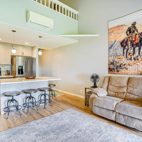 Kaunakakai Vacation Rental with Pool Access and AandC!, hotelli Kaunakakaissa