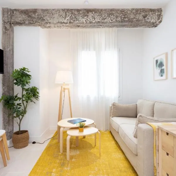 APARTAMENTOS PLAZA DEL CHARCO I, ξενοδοχείο στο Πουέρτο Ντε Λα Κρουζ