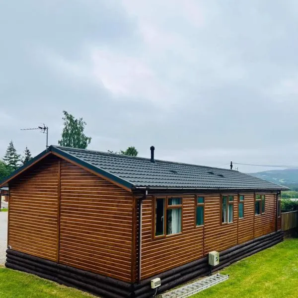 Clochnaben lodge, hotel v destinaci Strachan