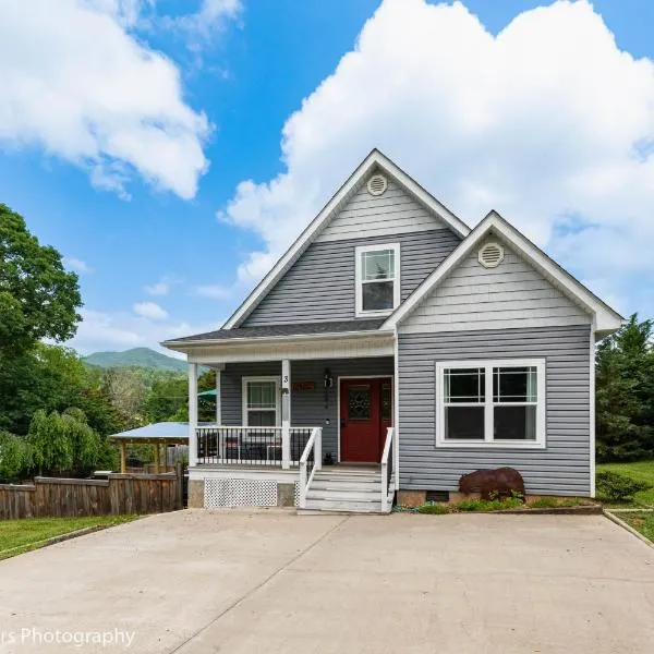 Mama Bears Blue Bungalow, hotel v destinaci Asheville