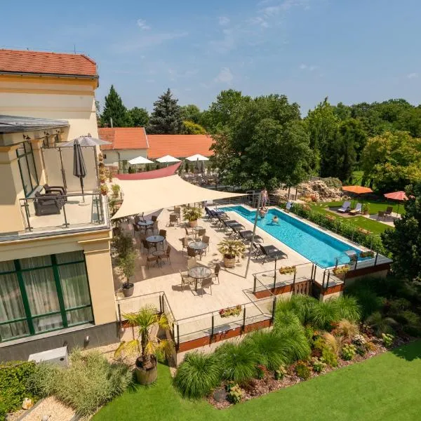 Elizabeth Hotel, מלון בגיולה