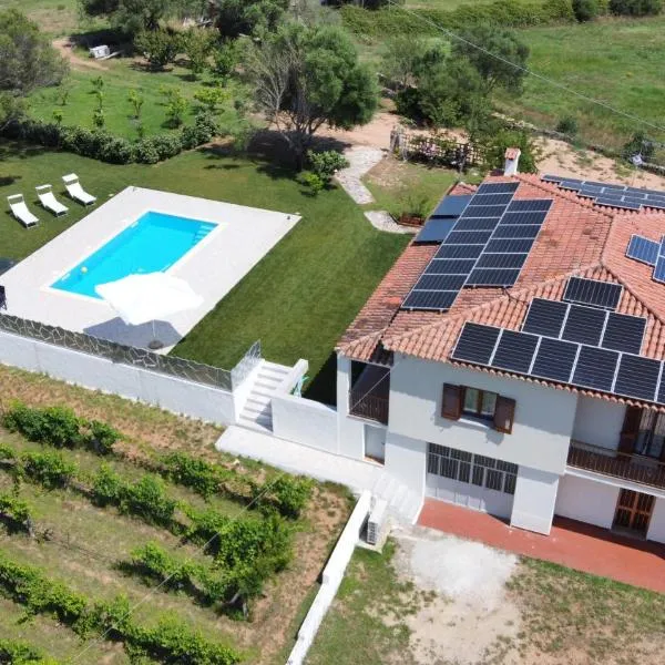 Gli Olivastri Guest House, hotel v destinaci Arzachena