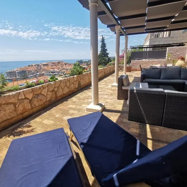 Dubrovniks best views apartment from a spacious terrace, hotel in Dubrovnik