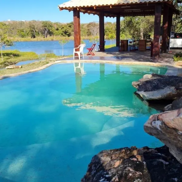 Chalé defronte Lagoa na Serra do Cipó próximo a Cachoeira Grande, Cachoeira do Pedrão e Cachoeira Véu da Noiva, hotel v destinaci Jaboticatubas