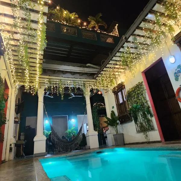 Baboon Hostel, hotel in Santa Marta