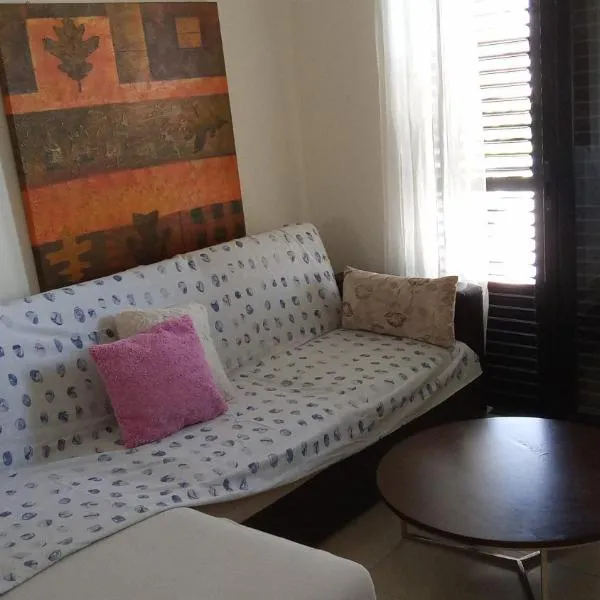 2 bedroom apartment in Makenzi, hotel di Larnaka