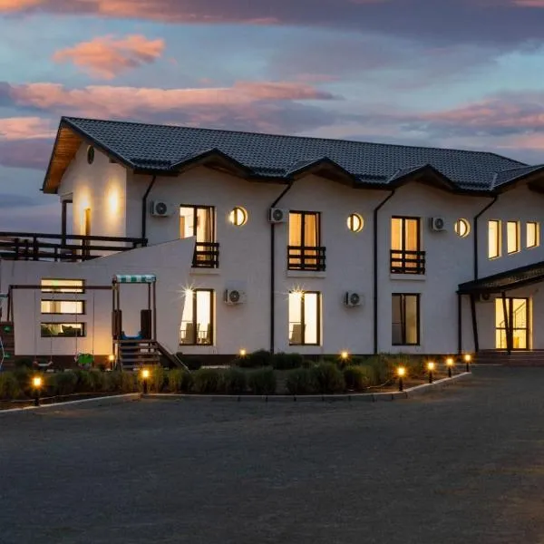 Agropensiunea Livada lui Cezar și Rares、Cataloiのホテル