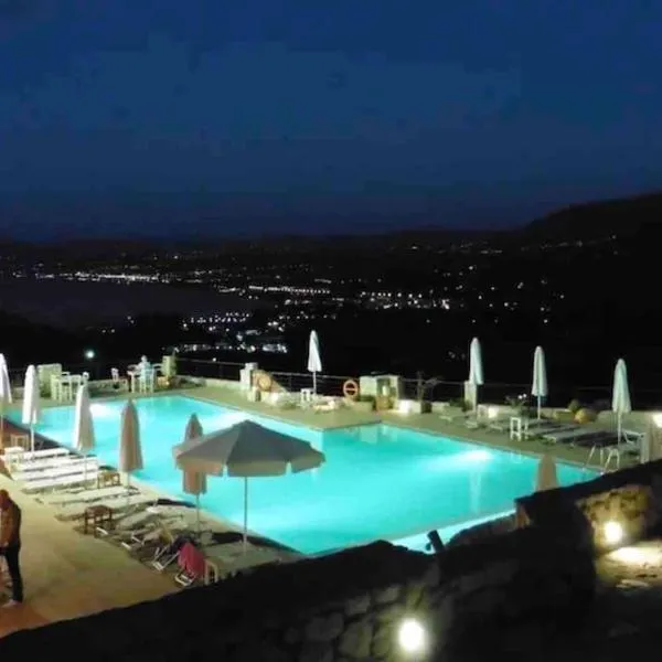 Studio with amazing view, hotel v destinaci Exopoli