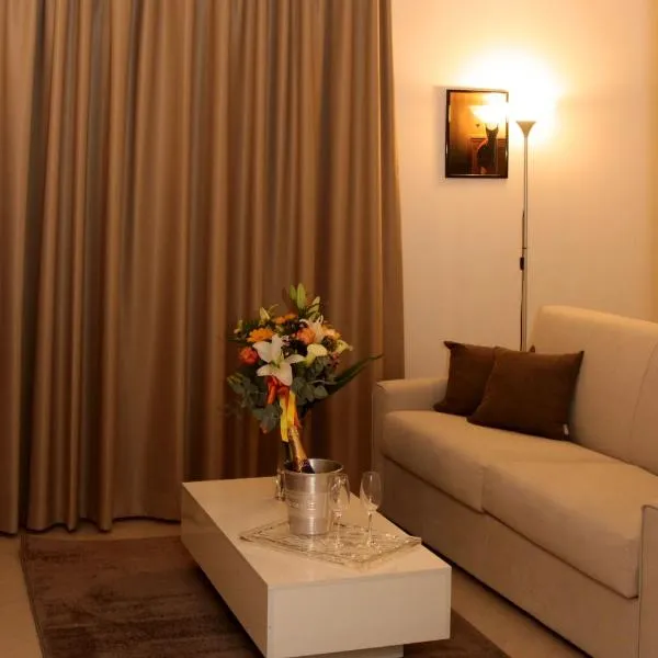 DIMORAVIAPIADUE, hotel in Savona