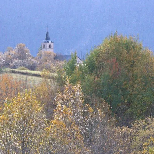 Les Marmottes 18 C, hotel in La Chal
