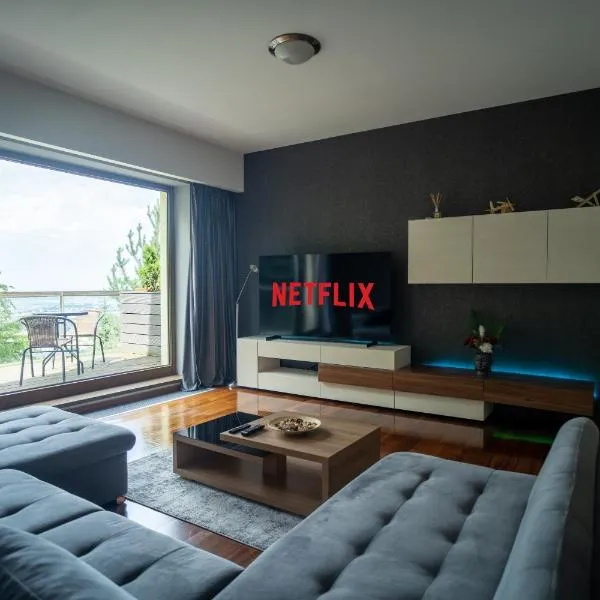 With a View Residence - Luxury Apartament - Panoramic view over the City, ξενοδοχείο στο Μπρασόβ