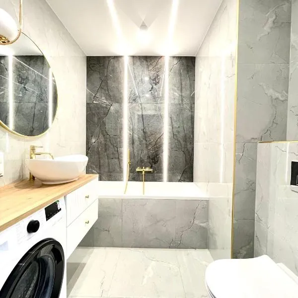 3 Bedrooms Premium Bella Blue for 6 Guests with AC and Free out side Parking, Hotel in Rzeszów