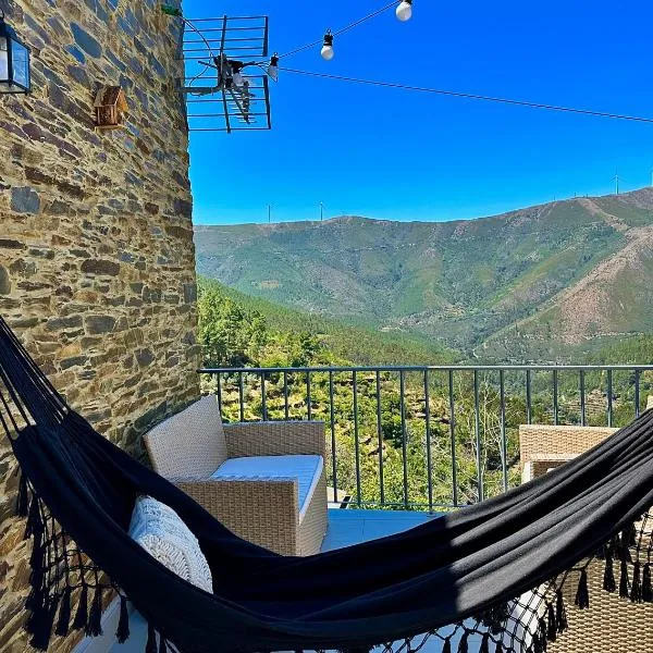 Love, made in xisto, hotel in Piódão