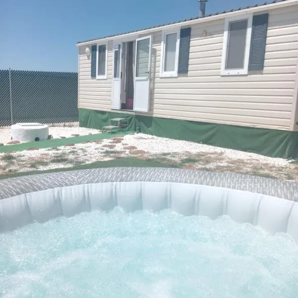 Tiny house Chill escape para 7 - private Jacussy Brisa & Burbujas, hotel in Chiclana de la Frontera