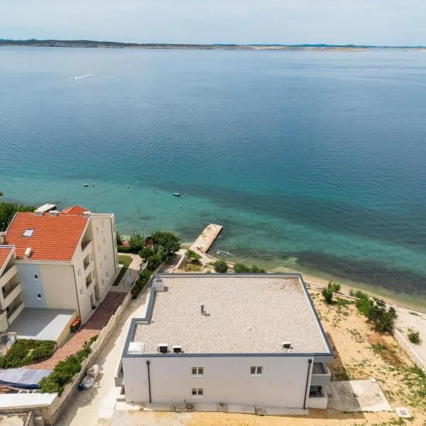 Beachfront Apartments Tić with Seaview, hotel in Miletići